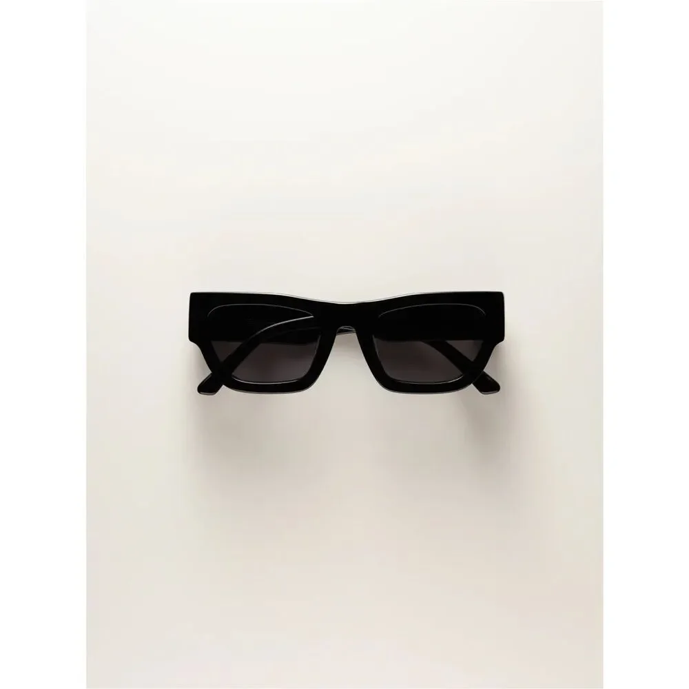 VEHLA Finn sunglasses in black smoke